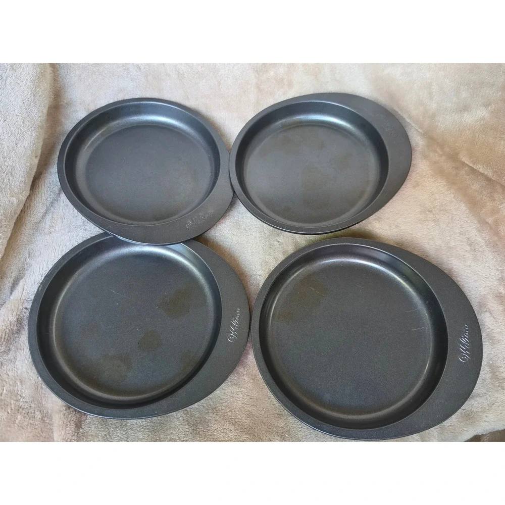 Wilton Easy Layers 6 Inch Round Cake Pan Set of 4 Non-Stick Steel Gray